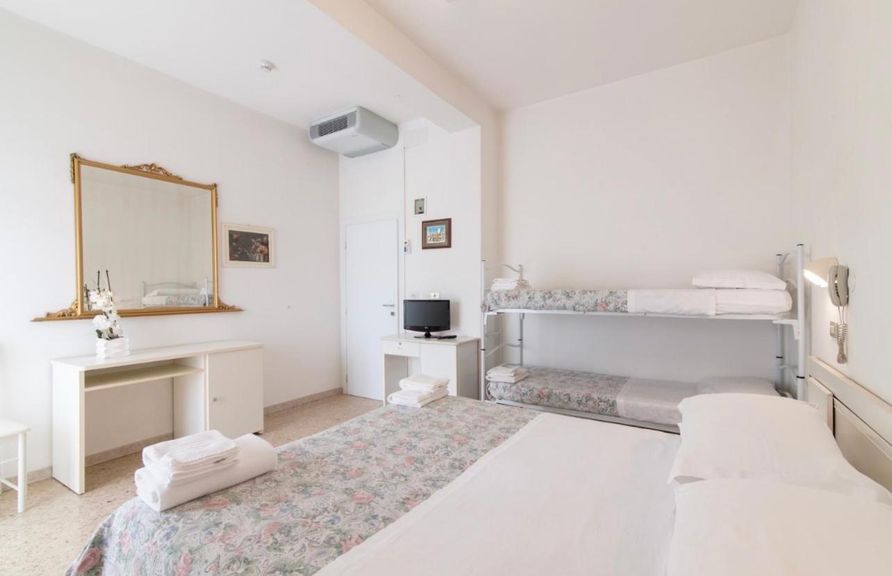 Hotel Miro Cattolica Exterior photo